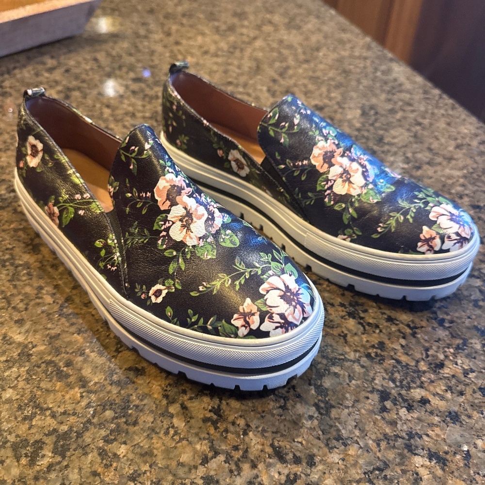 Halogen 9.5 Women's Halogen Teagen Sneakers Platform Floral Leather Shoes